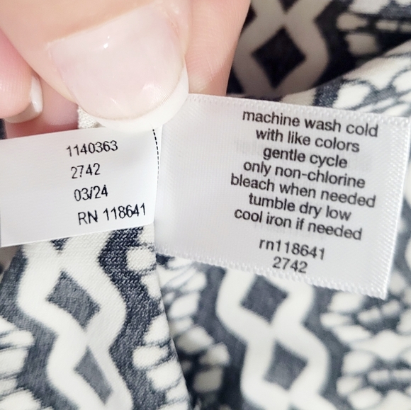 LANE BRYANT Women's Drape Neck Sleeveless Blouse Tunic Size 14/16 Lightweight - Picture 13 of 13